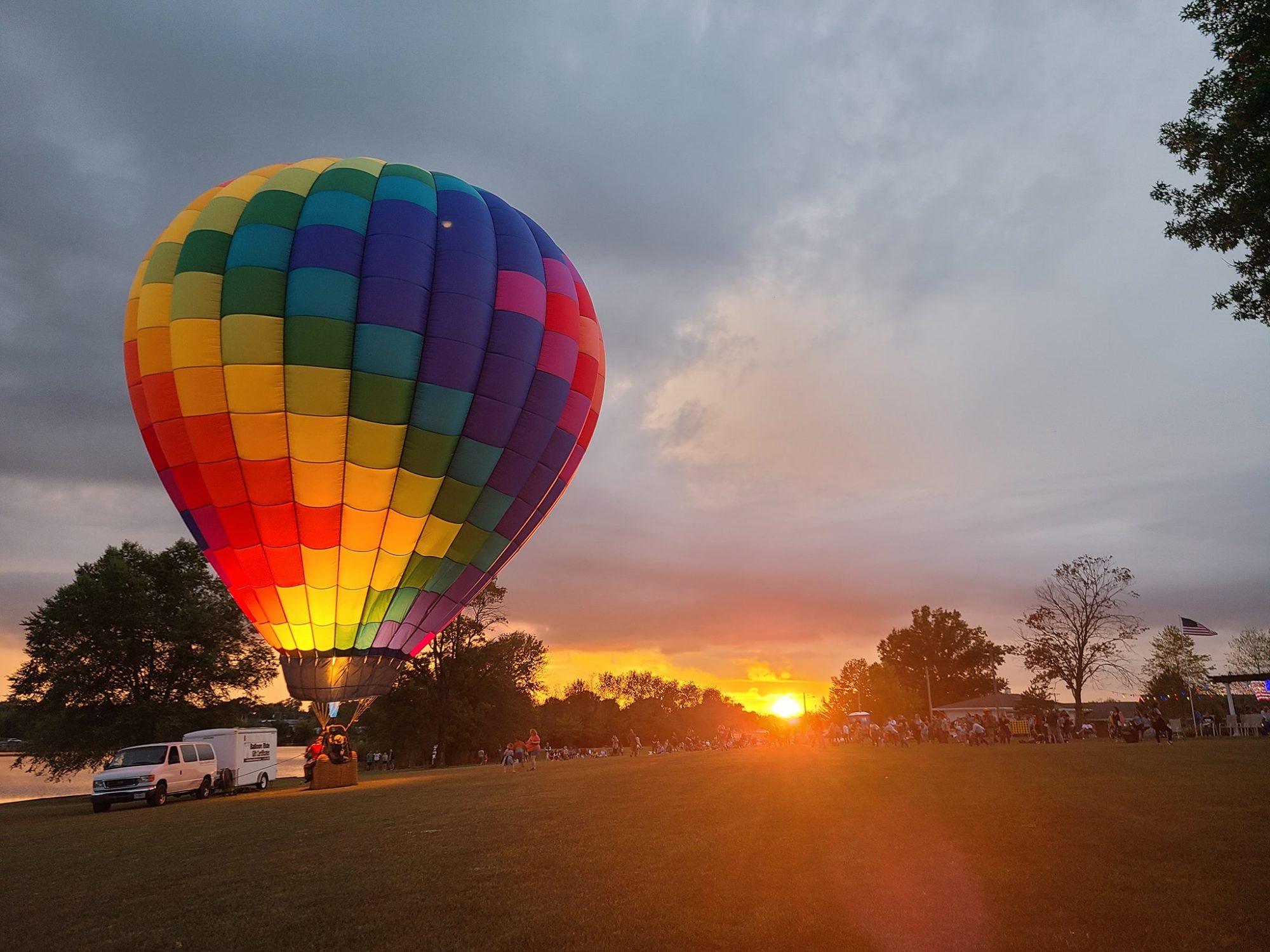 Balloon Glow event in Benton County